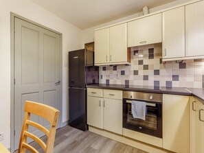 Dishwasher, cookware/dishes/utensils