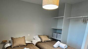 2 bedrooms, soundproofing, iron/ironing board, free WiFi