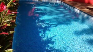 Outdoor pool - House on Camburi beach in a gated community with swimming pool (São Sebastião)