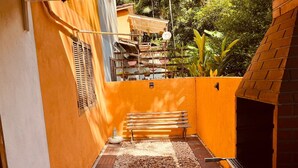 Property grounds - House on Camburi beach in a gated community with swimming pool (São Sebastião)