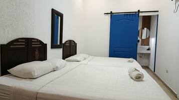Double Room | Blackout drapes, iron/ironing board, free WiFi, bed sheets