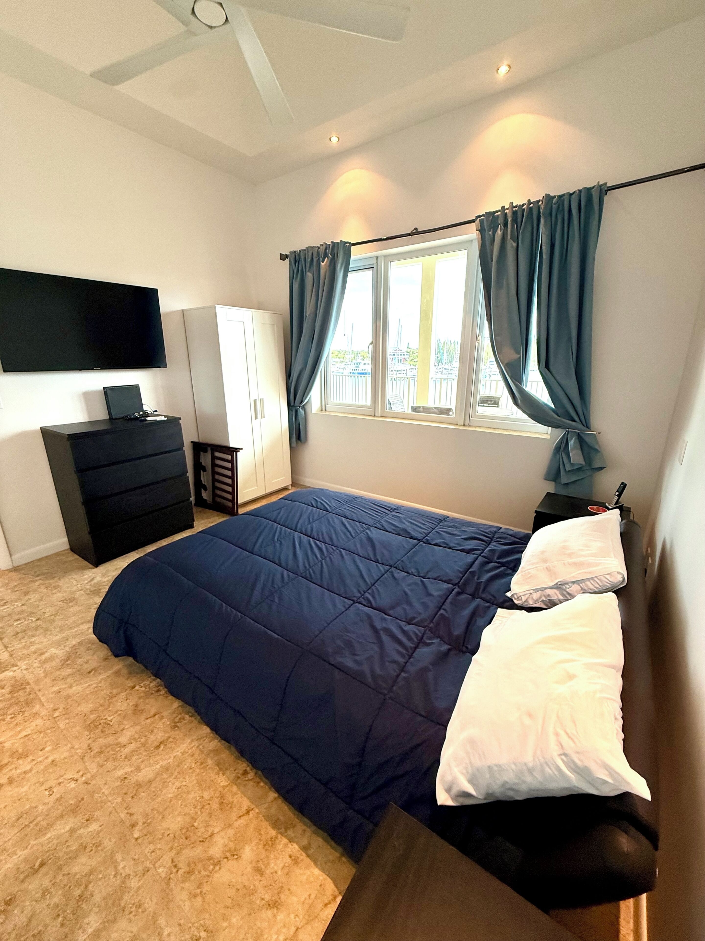 2 bedrooms, iron/ironing board, free WiFi, bed sheets
