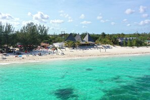 Beach towels - Waterfront Bliss Your Perfect Paradise Awaits! (Freeport)