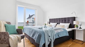 2 bedrooms, iron/ironing board, travel cot, free WiFi