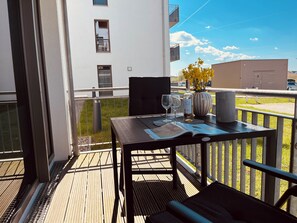 Outdoor dining - Strandbude - 2 balconies, fireplace, underfloor heating, bathtub, parking space (Olpenitz)