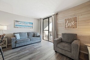 TV - Ocean-views, easy beach access, beautiful remodel, Gulf Shores Surf & Racquet C. (Gulf Shores)