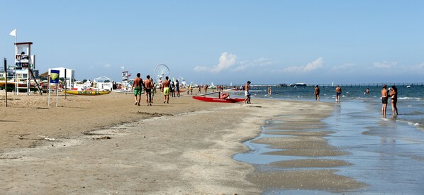 Plage privée à proximité, sable blanc, 3 bars de plage