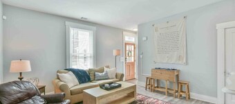 3 blocks from Spookynook & on the historical reg.