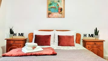 2 bedrooms, iron/ironing board, WiFi