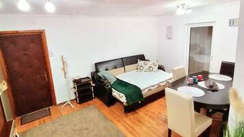 2 dormitoris, planxa i posts de planxar i wifi