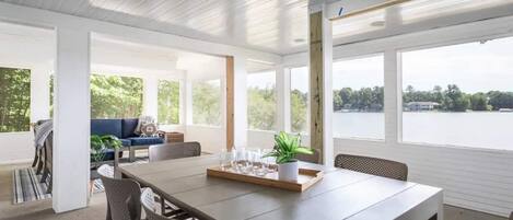 تناول الطعام