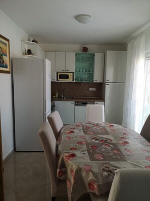 Dining - Apartment in Lopar with Seaview, Terrace, WIFI, Washing machine (593-1) (Lopar)