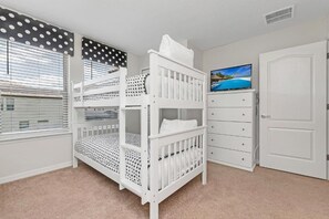 5 bedrooms, iron/ironing board, free WiFi, bed sheets