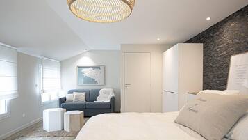 3 bedrooms, in-room safe, WiFi, bed sheets