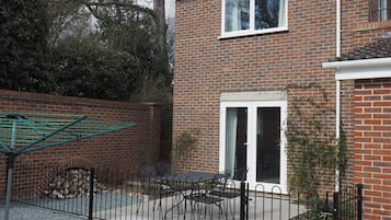 Cottage | Property grounds