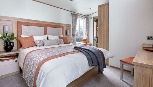 2 bedrooms, iron/ironing board, travel cot, free WiFi