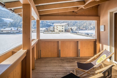 Ferienwohnung "Julia" mit Bergblick, privater Terrasse und WLAN