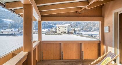 Ferienwohnung "Julia" mit Bergblick, privater Terrasse und WLAN