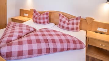 2 bedrooms, free WiFi, bed sheets