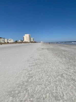 Beach nearby - Ocean View Luxury Rental - Sleeps 16 (North Myrtle Beach)