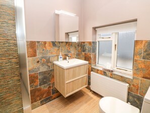 Shower - Glenhurst (Dronfield)