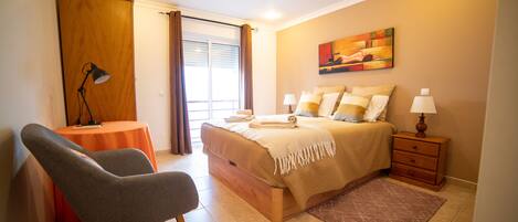 2 chambres, bureau, fer et planche à repasser, Wi-Fi