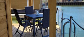 Boat 'Floating House' with Lake View, Private Terrace and Wi-Fi