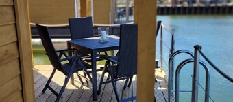 Boat 'Floating House' with Lake View, Private Terrace and Wi-Fi