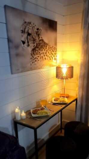 Interior - Little Luxe Romantic Treehouse Cabin (Point)