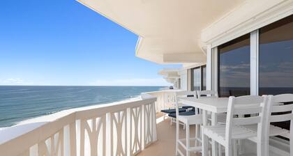 DIRECT OCEANFRONT PENTHOUSE, Newly Renovated Luxury Condo, Breathtaking Views