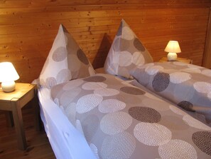 2 bedrooms, travel cot, free WiFi, bed sheets - Ferienhaus Direkt am Küstenwald nur 10 Minuten Fußweg zum Strand (Zinnowitz)