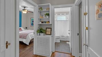 2 bedrooms, iron/ironing board, travel crib, free WiFi