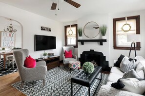 Télévision, cheminée