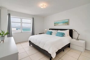 1 bedroom, desk, iron/ironing board, WiFi - Beachside Retreat | Stunning Ocean View + FastWiFi (Miami)