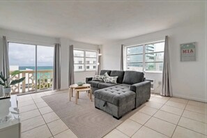 TV - Beachside Retreat | Stunning Ocean View + FastWiFi (Miami)