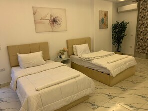 グランド アパートメント | 3 室のベッドルーム、アイロン / アイロン台、WiFi (無料)