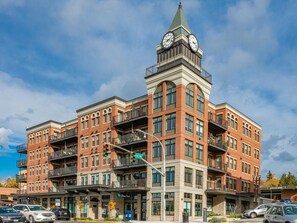 Exterior - King bed, water and city view, gourmet kitchen, Jewel of Fairhaven  FT505 (Bellingham)