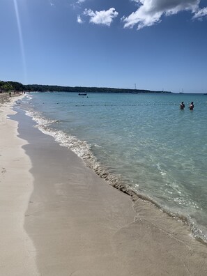 Beach - Studio Apartment in Negril - 2 minutes walk from the Community Beach! (Negril)