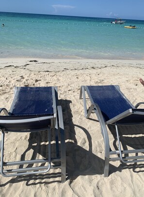Beach - Studio Apartment in Negril - 2 minutes walk from the Community Beach! (Negril)