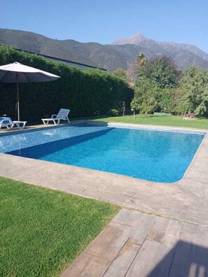 Outdoor pool - Hermosa Gran Casa con Piscina en Olmue (Olmue)