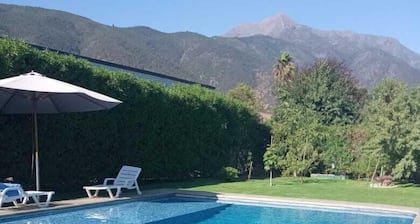 Hermosa Gran Casa con Piscina en Olmue