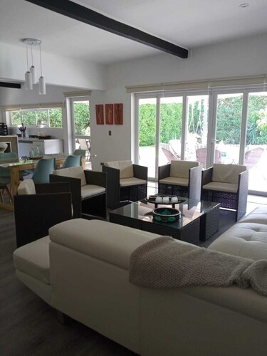 Hermosa Gran Casa con Piscina en Olmue