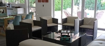 Hermosa Gran Casa con Piscina en Olmue