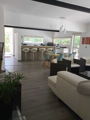 Living area - Hermosa Gran Casa con Piscina en Olmue (Olmue)