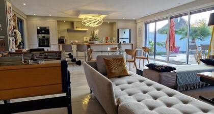 Magnifique Villa Poppies; 2mn Ă pied de la plage,Mer,Jardin,Jaccuzi & Baby-foot