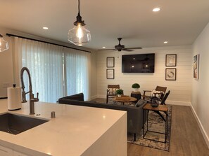 Interior - 2Bath 216B Upper Sunny Casita - Best Location (Newport Beach)