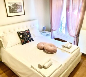 3 عدّة غرف نوم ومكواة/لوح كي وواي فاي مجانًا وملاءات أسرّة