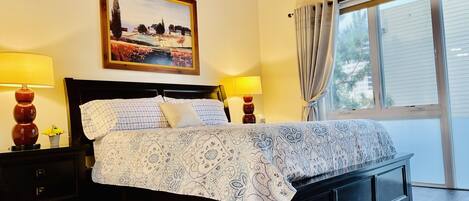 3 Schlafzimmer, Schreibtisch, Bügeleisen/Bügelbrett, Reisekinderbett