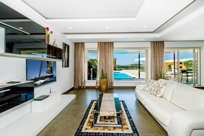 TV, DVD player