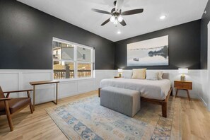 6 bedrooms, desk, iron/ironing board, travel cot